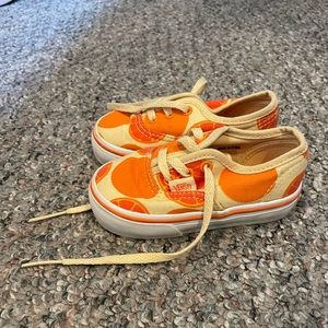 Great condition toddler citrus vans